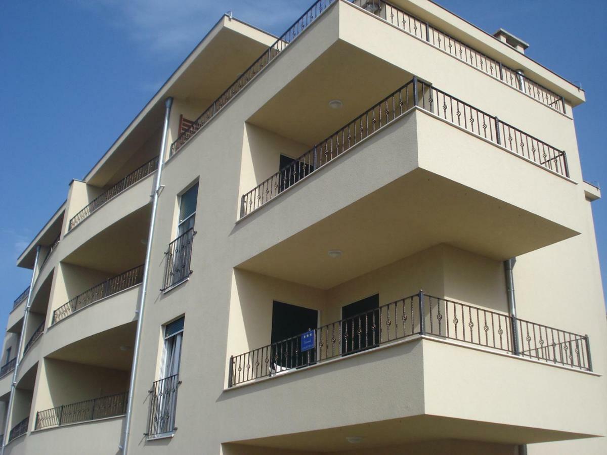 Appartement "Noni" Donji Okrug  외부 사진