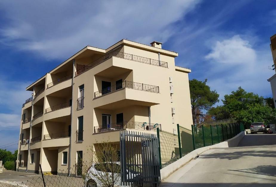 Appartement "Noni" Donji Okrug  외부 사진